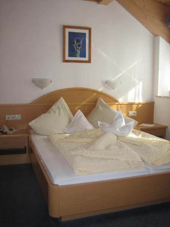 Hotel Haselried Tirolo Exteriör bild