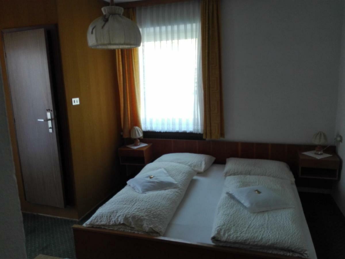 Hotel Haselried Tirolo Exteriör bild